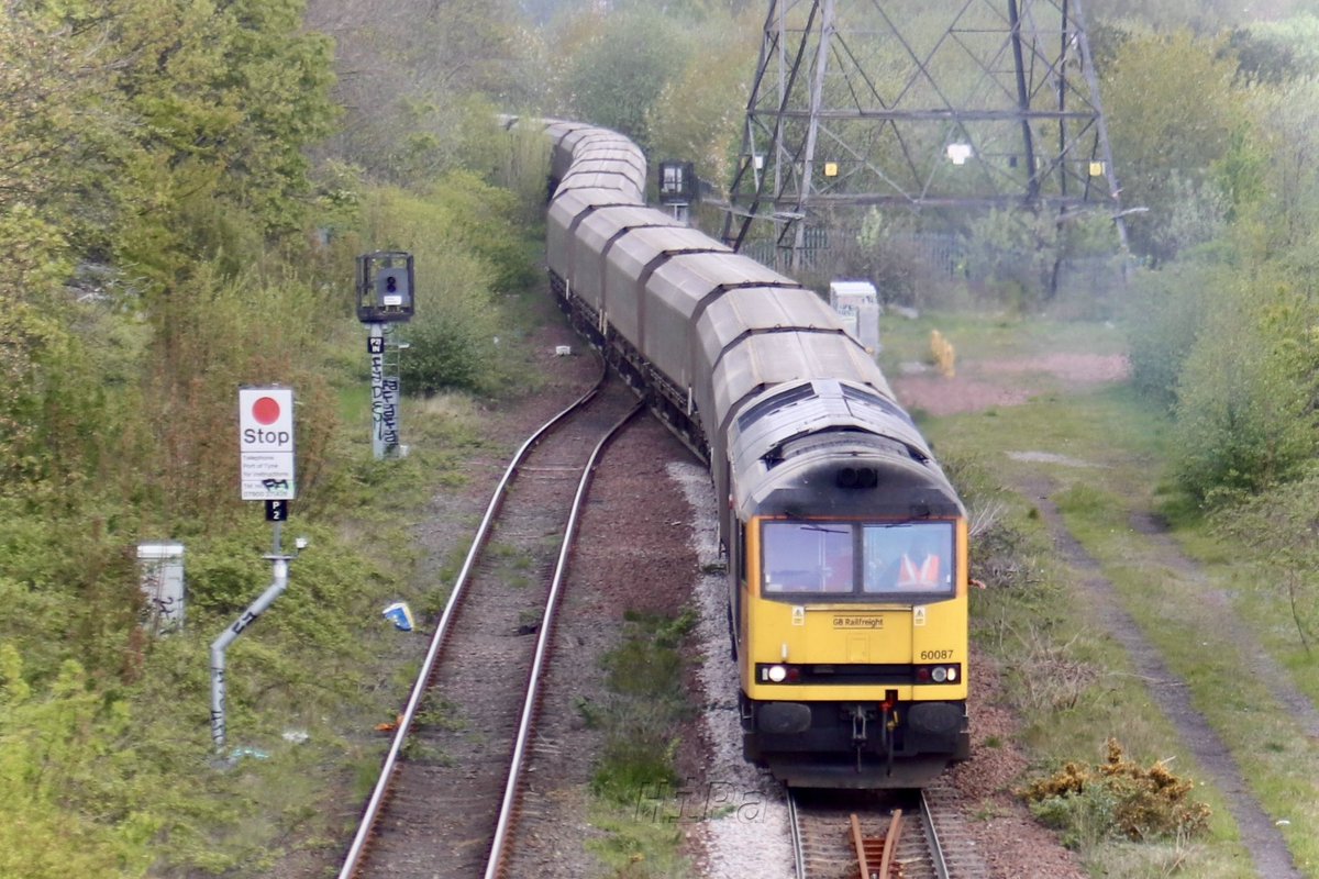 GBRf #Class60 60087 ‘INGLEBOROUGH’ hauls 6H70 1219 Tyne Coal Terminal > Drax Power Station along the 10mph Tyne Dock Departure Line towards Boldon West Junction