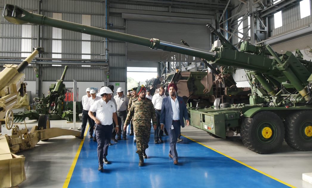 Bharat Forge leading the way in artillery development!

The Indian Army 🇮🇳 is yet to place an order for 307 ATAGS cleared by MoD. Earlier claims were made by the DRDO chief that the contract will be signed before March 2024. #IADN