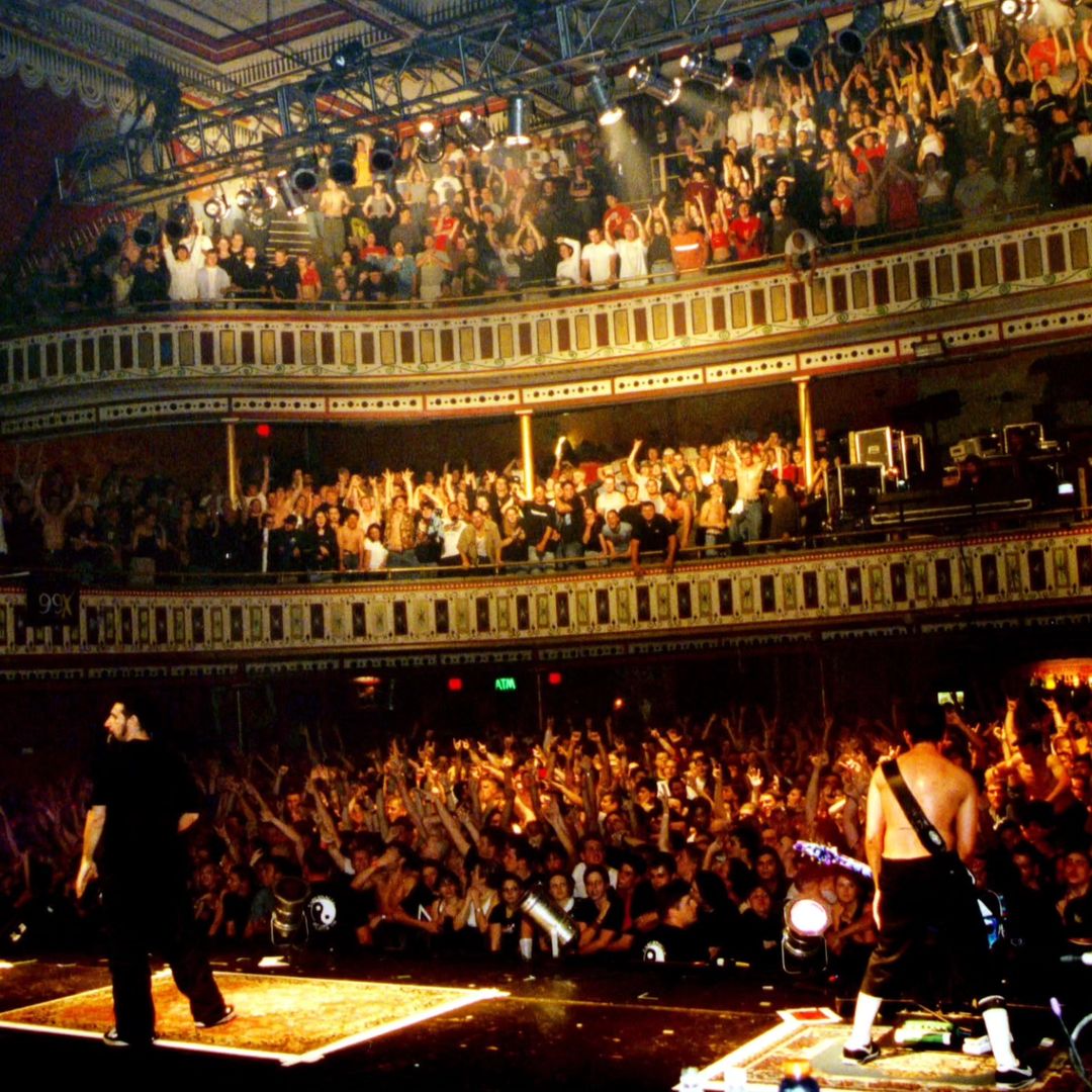 #ThrowbackOfADown

System Of A Down performing in Atlanta back in 2001!

#SystemOfADown #SOAD #DaronMalakian #SerjTankian #ShavoOdadjian #JohnDolmayan