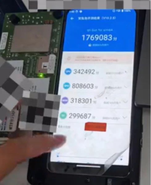 Snapdragon 8 Gen 4 appears in a video running AnTuTu buff.ly/3wil9Pg #Qualcomm #Snapdragon8Gen4 #AnTuTu