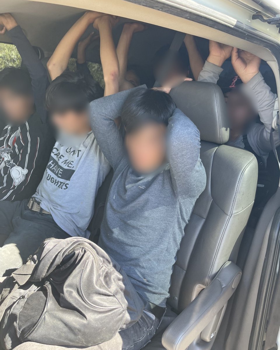 On April 28, USBP agents from the Ajo Station conducted a stop on a suspicious vehicle on SR-85 near Why, AZ.

Inside the crowded van, agents discovered a 16-year-old U.S. citizen driver attempting to smuggle seven migrants. All occupants of the van were arrested. #HonorFirst