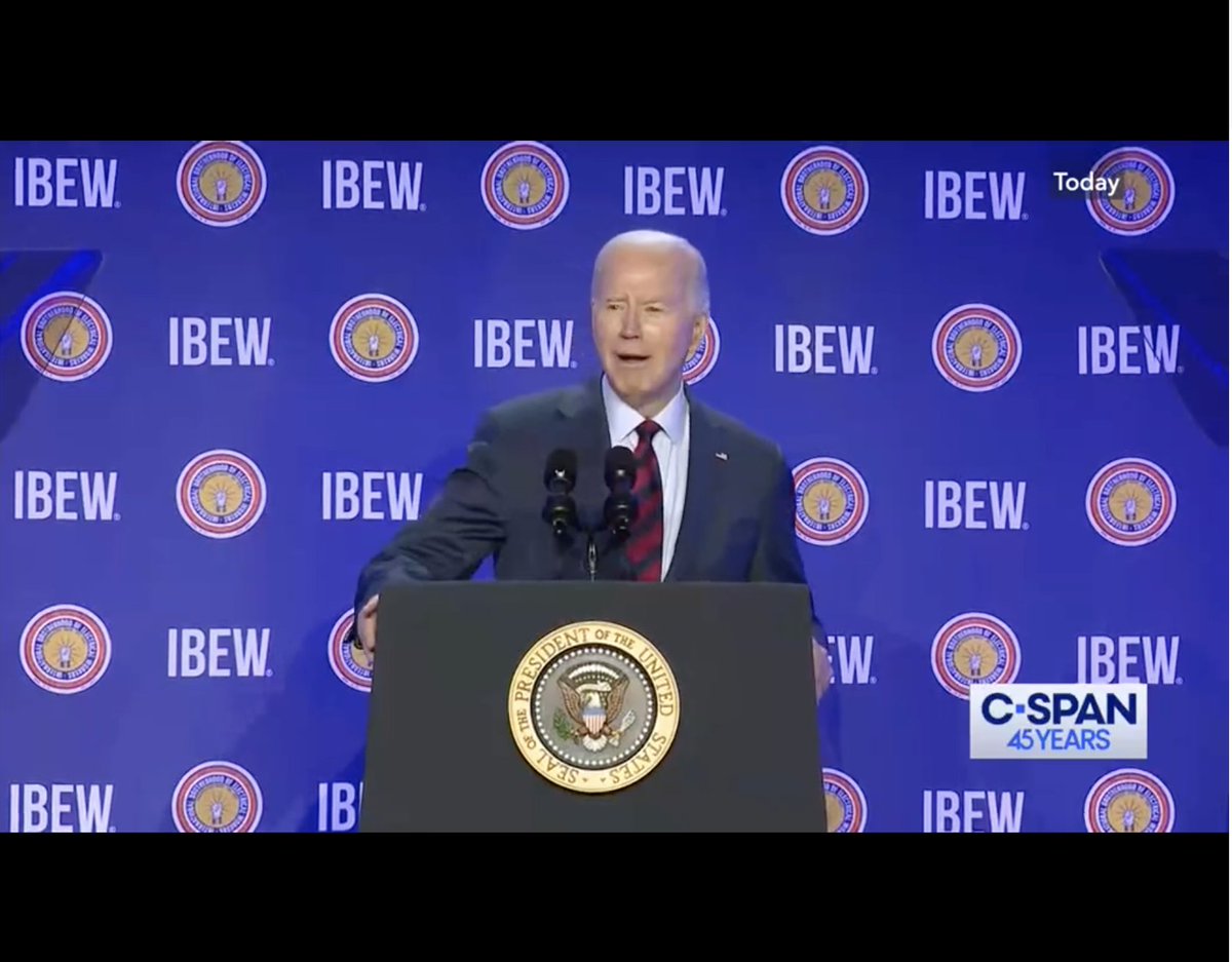 President Biden addressed members of the #IBEW construction and maintenance conference. He reinforced his support for unions and outlined his administrations plans to ensure unions continue to thrive.

Check out his remarks here: c-span.org/video/?535051-…

#buildingtrades #1u