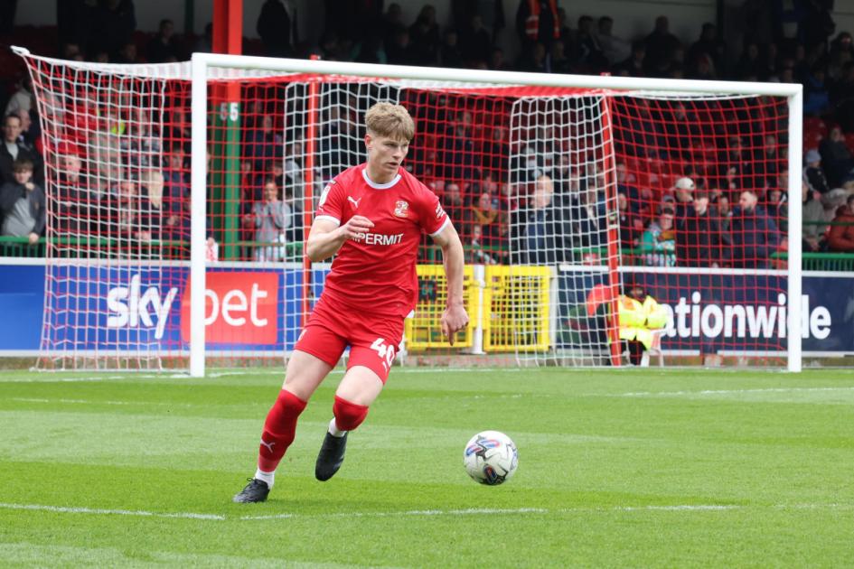 Harley Hunt has 'right character' to push on at Swindon Town dlvr.it/T6N4Pq