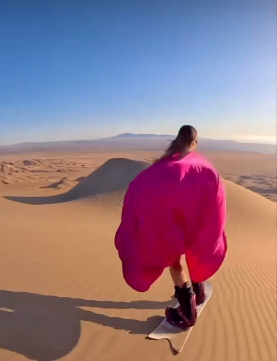 🥳 #HappyFriday, #X Friends! 🌞 🎦 How 🆒 is to ride on the dunes 🛹🏜️ 👆🏽 📌 #FF: ✨ @HopeFrank @GlenGilmore @debashis_dutta @SpirosMargaris @efipm @DigitalColmer @avrohomg @cleartechtoday @RagusoSergio @KirkDBorne @nyike @Analytics_699 @sallyeaves @Paula_Piccard…