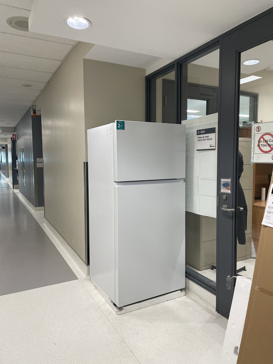 Unboxing the new Wisent BioBar fridge 🎉Managerial duties just got cooler… Excited to keep our cell drinks chill and our science hot! 🧬🧫🧪 #BioBarEssencials #Wisent #lablifeupgrade