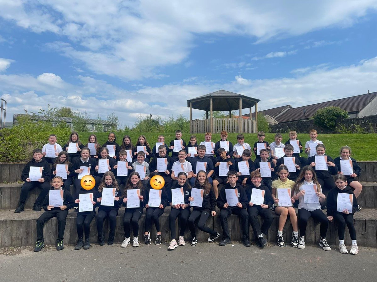 | LEADERSHIP | Congratulations to all the P7 pupils @abercrombyPS who have achieved there @LshipSkillsFdn Young Leader Award 👏👏 Looking forward to seeing the pupils to put these skills into practice! ⚽️🏀🏸🎽🏉🎾 @ClacksEducation @sportscotland #Leadership #SchoolSport