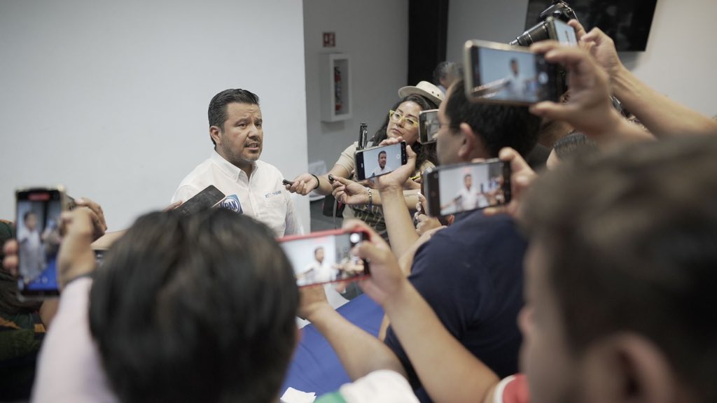 La libertad de prensa es el oxígeno de la democracia, permitiendo que las ideas vuelen libres y las mentes se abran a la verdad.

#DiaDeLaLibertadDePrensa 🎙️