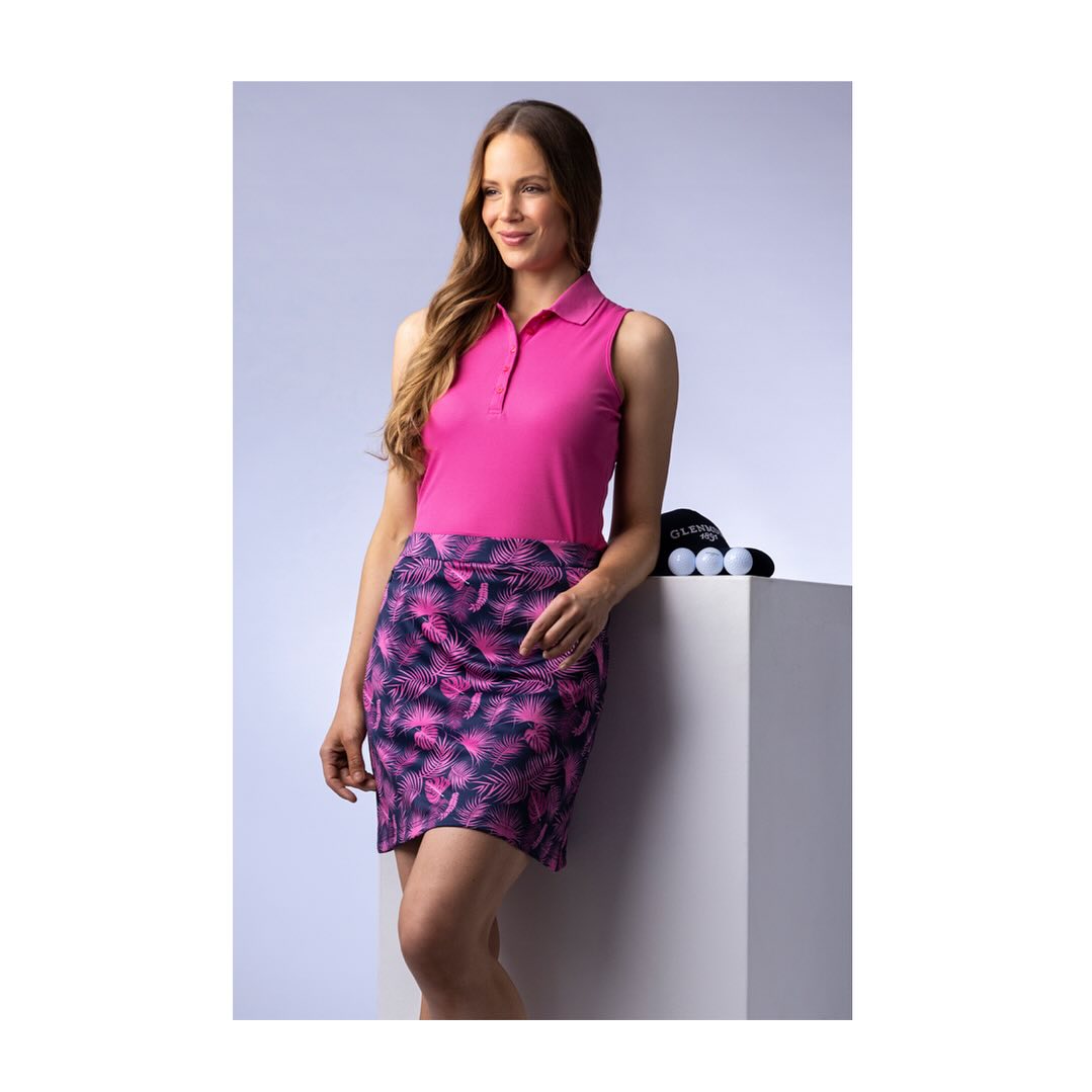 #Glenmuir ladies’ stretch golf skort redefines elegance, blending chic design with the practicality of lightweight stretch fabric for unparalleled freedom of movement and comfort.