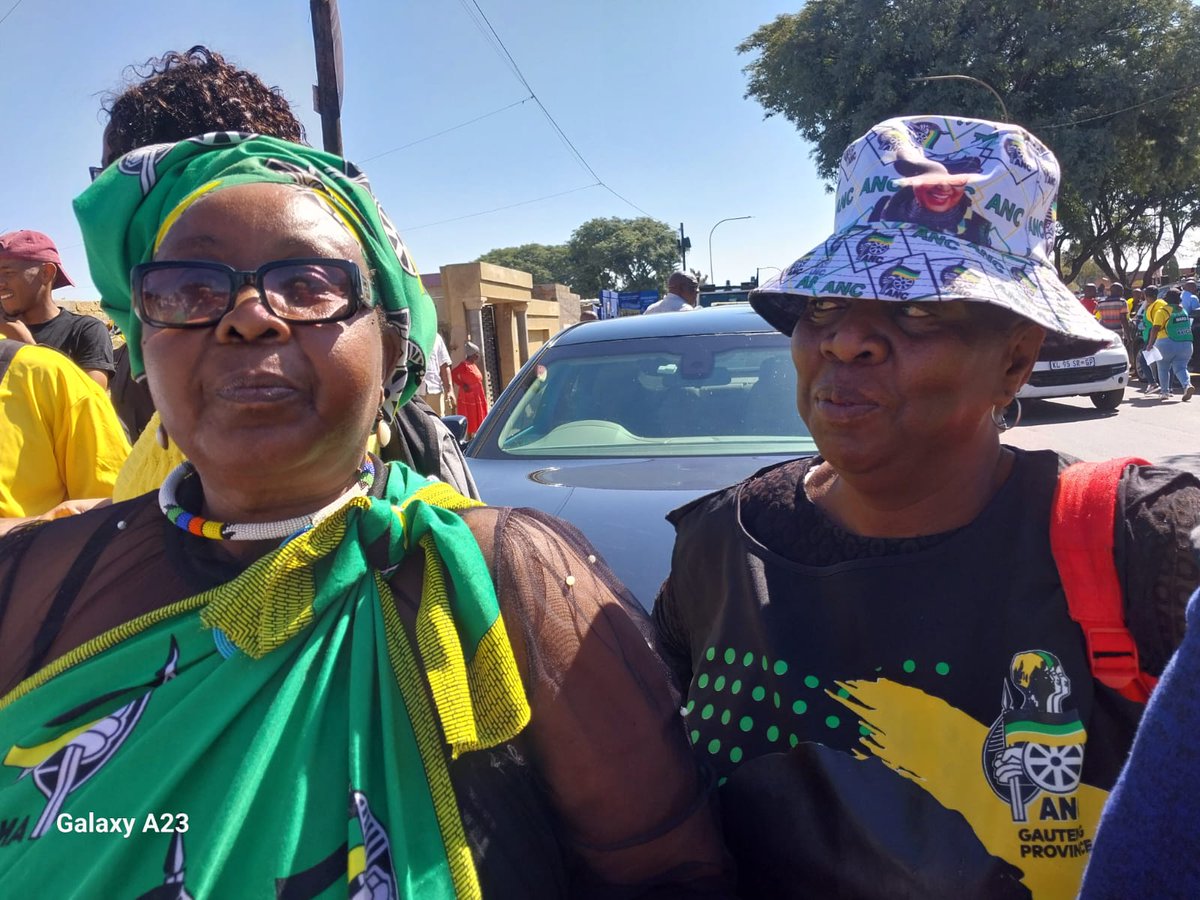 📍ON THE CAMPAIGN TRAIL 

His Excellency Kgalema Motlanthe on the campaign trail in Zone 10

@ANCJHB @GautengANC @MYANC @NtandoKhoza13 @Milikitati @Mahlaku_mokgadi @sneidjer365 @Stan_Itsh

#ANCLivesANCLeads #ANC24 #VoteANC   #LetsDoMoreTogether  #ANCFriday