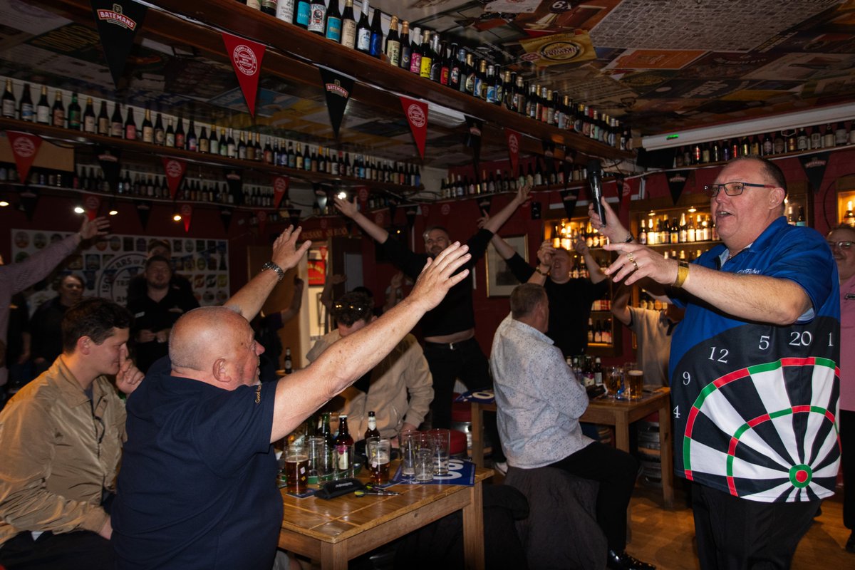 An absolute honour to host the legendary Peter Manley at our celebrity darts night on Wednesday, where our local pub champions had the chance to take on One Dart himself 🎯

#darts #realale #batemans150 #traditionwithambition #LincsConnect