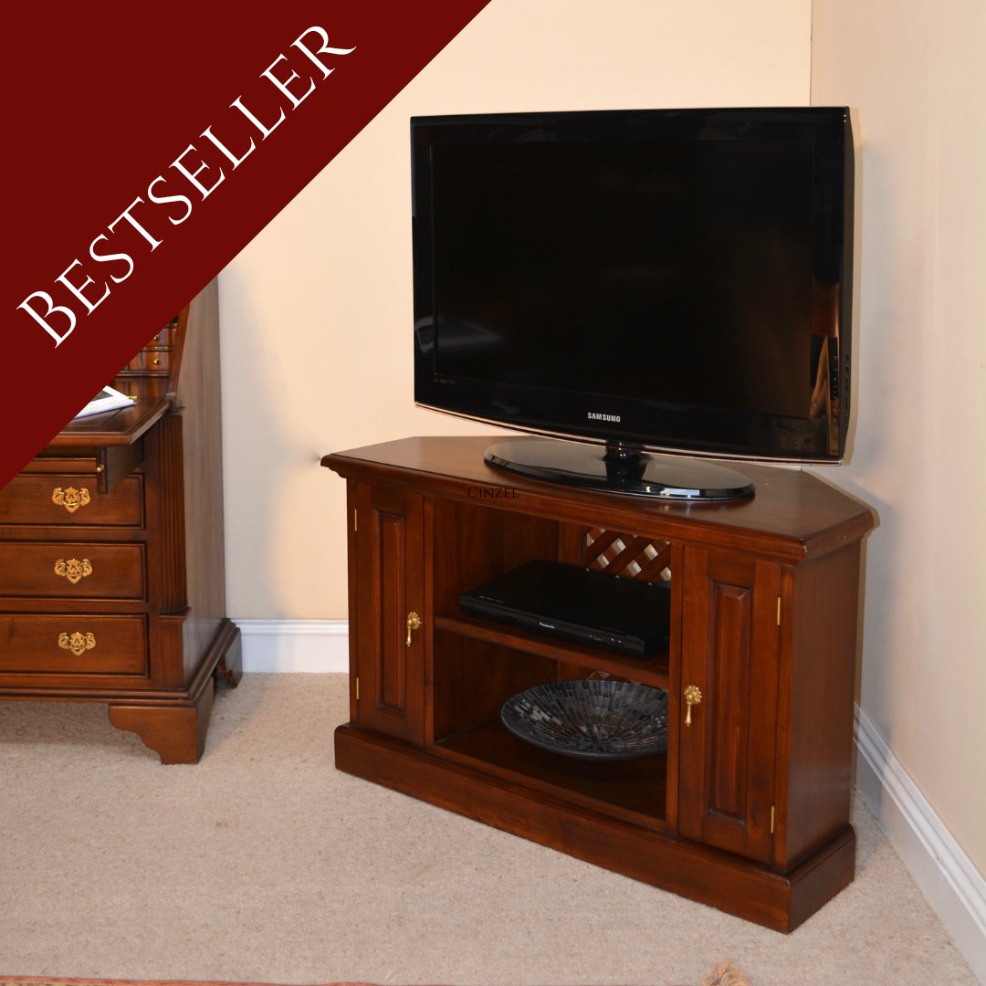 LSB_Furniture's tweet image. We are highlighting some of our bestsellers.

The mahogany corner TV unit pictured has always been one of our most popular TV units. The traditional style &amp;amp; smaller size of this unit appeal to many customers.

lockstockandbarrel-uk.com/solid-mahogany…

#tvstand #tvunit #tvcabinet #mahoganytvstand