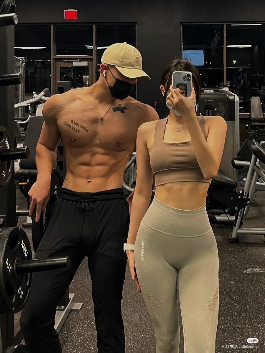 Diorgirlx's tweet photo. when you both are gym lovers https://t.co/ApzCIAo88d