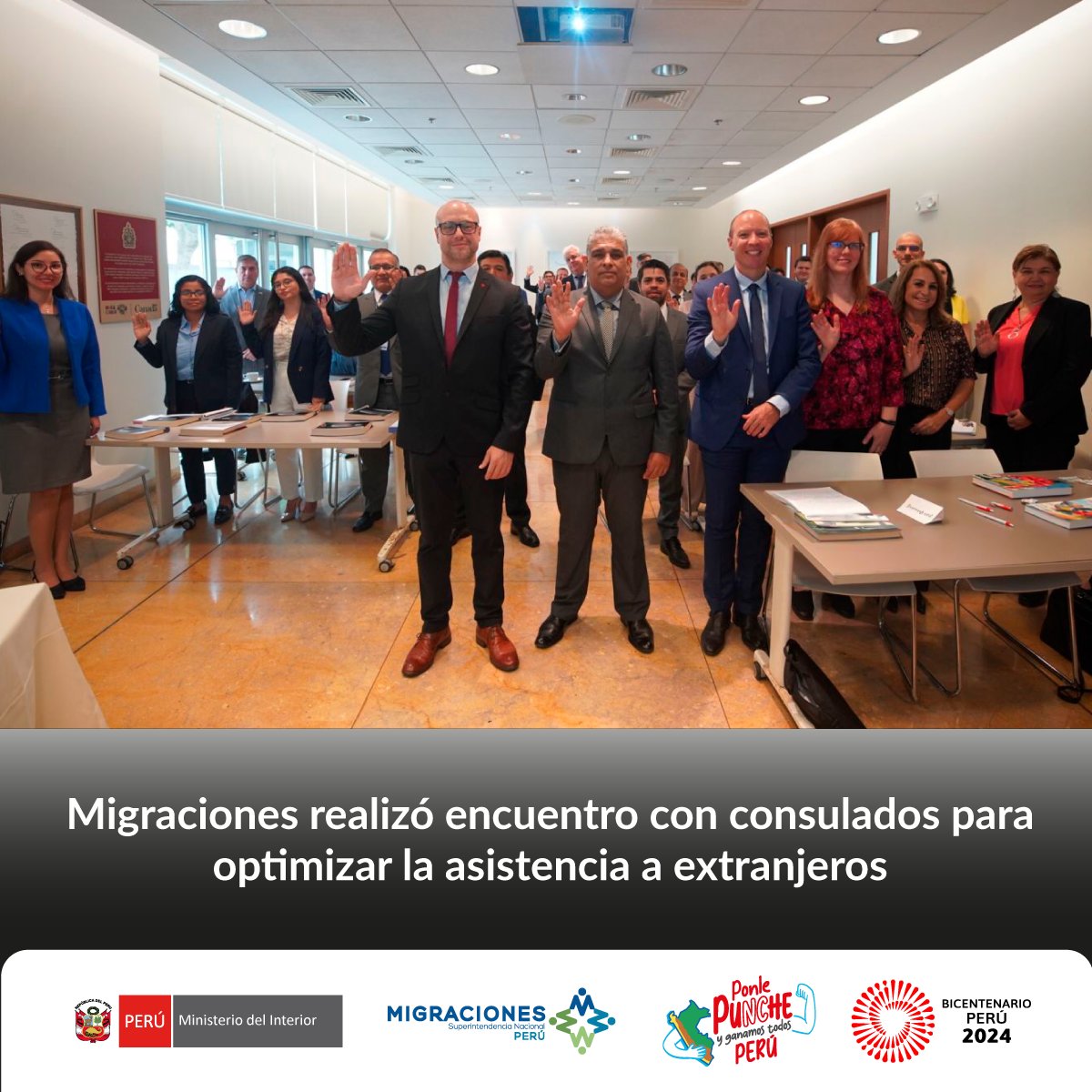 #MigracionesPerú realizó encuentro con consulados a fin de optimizar la asistencia que brindan a sus connacionales. Se proporcionó información actualizada y práctica sobre servicios y trámites para asegurar cumplimiento de normativa migratoria.

+ Info ➡ gob.pe/es/n/947940