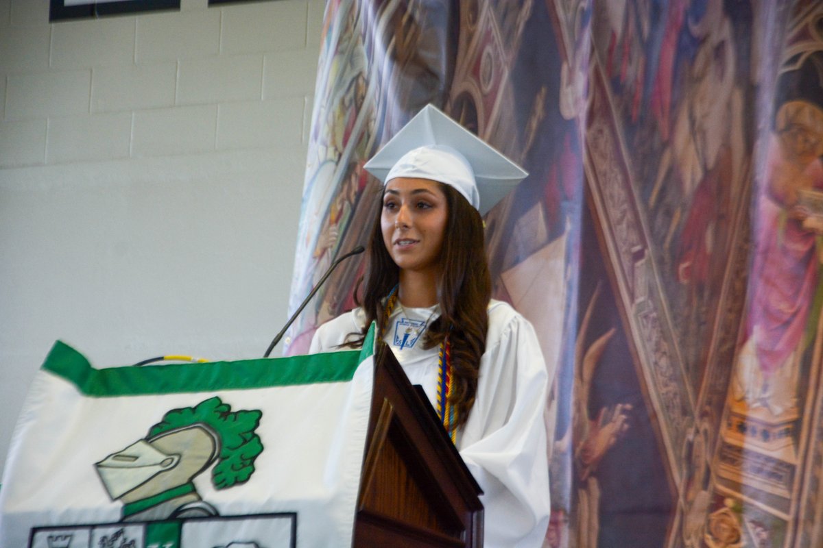 From final blessings to heartfelt farewells, today we honored our seniors at our last all-school mass of the year followed by our senior farewell ceremony. Thank you, seniors, for four incredible years 🎓💚