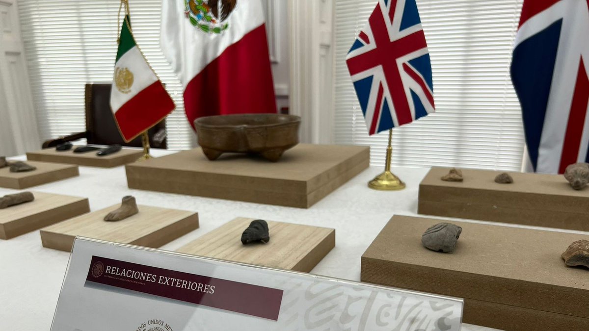 COMUNICADO CONJUNTO. “México rematriará 19 piezas arqueológicas desde Reino Unido”. En la sede de la Embajada de México en el Reino Unido, la embajadora Josefa González-Blanco Ortiz-Mena recibió 19 piezas arqueológicas para su rematriación, como parte de un esfuerzo de…