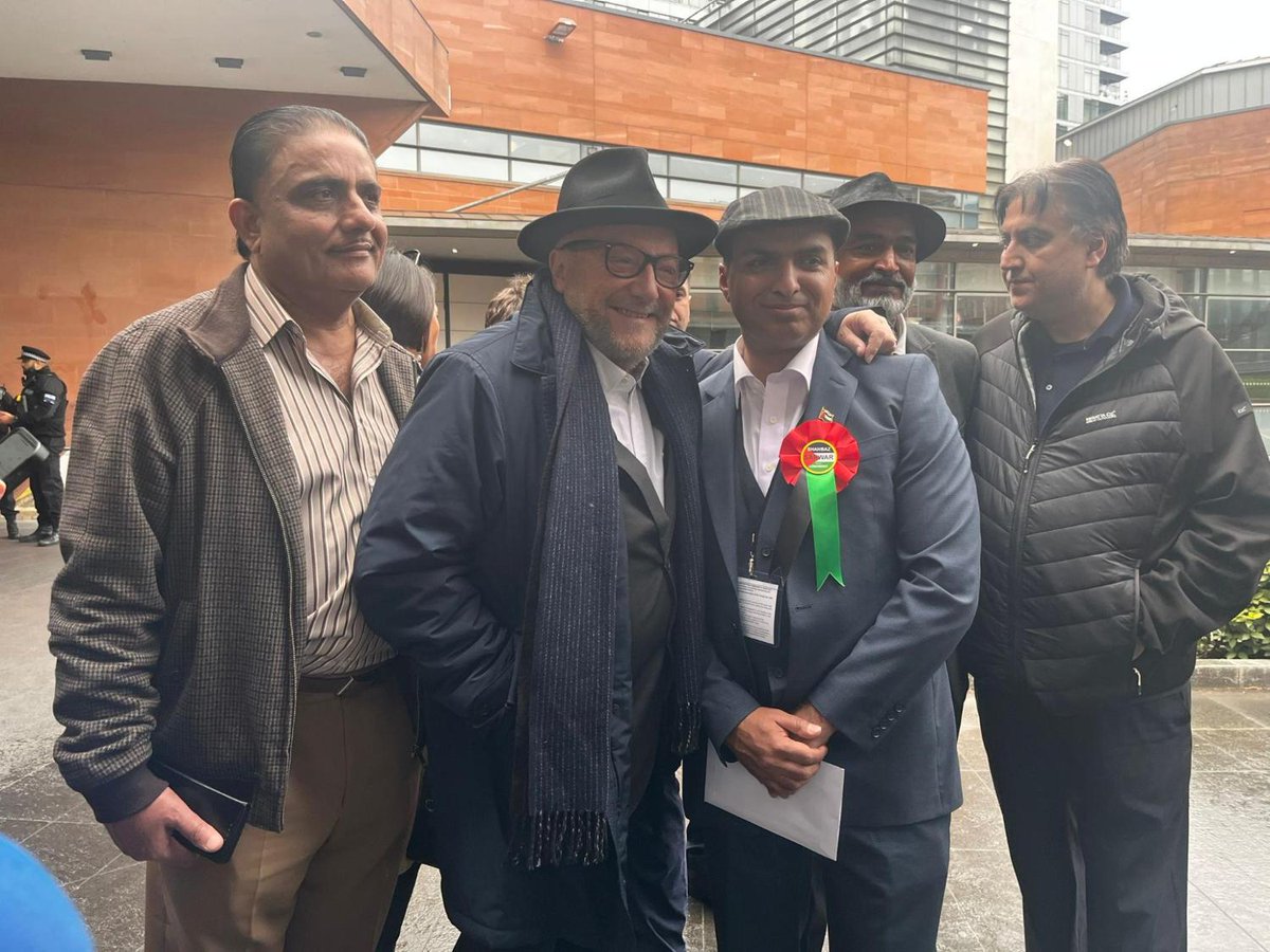 George Galloway is celebrating a shock victory in Manchester. 

His Workers Party have taken the seat of the city council's deputy leader 👉 bit.ly/3wnESwT