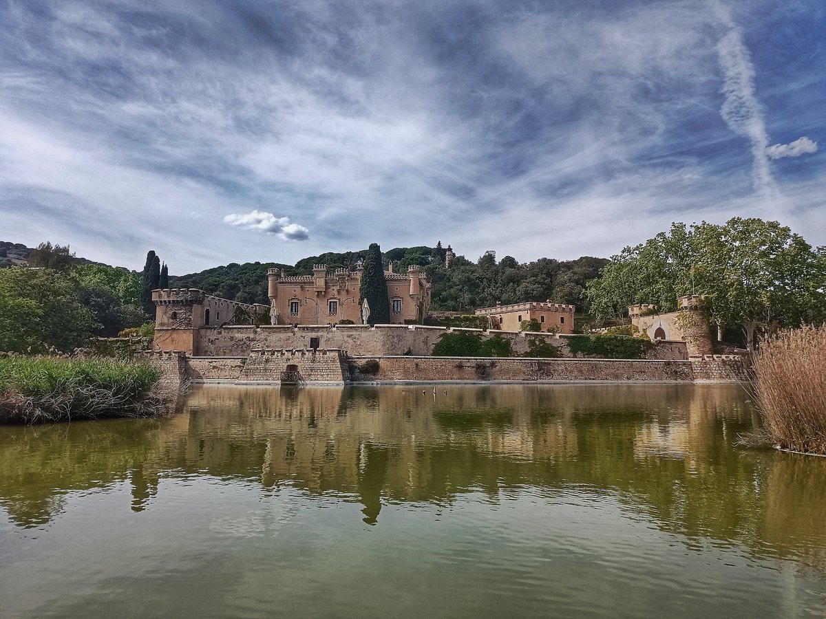 Tarda amb el cel enterenyinat a Can Jalpí a Arenys de Munt @eltempsTV3 @eloicordomi @enricagud @gemmapuigf @jjanue @MeteoMauri @nestor_meteo @TomasMolinaB @alcantara_alb @Vakapiupiu @eliseuvilaclara @alfons_pc @AlfredRPico @plantabaixatv3