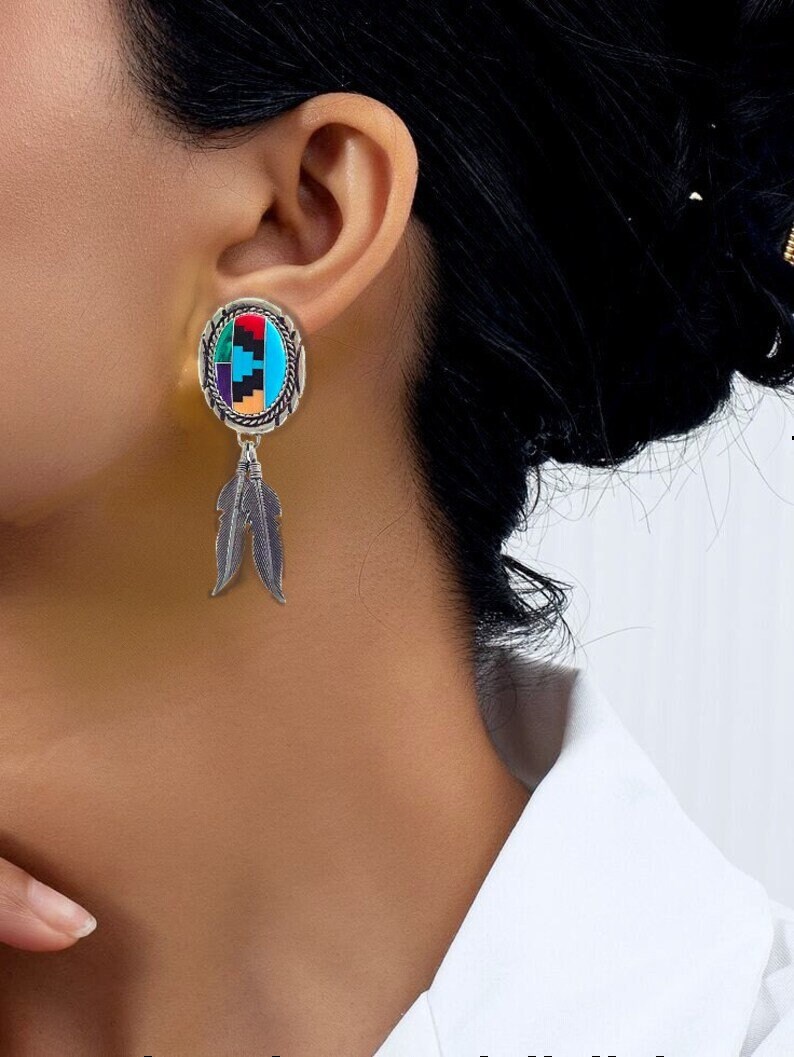 etsy.com/listing/171118…
#earrings #post #pierced #sterlingsilver #vintage #Navajo #americanindian #nativeAmerican #gemstones #inlay #turquoise #coral #malachite #sugilite #jasper #onyx #multigemstones #Southwestern #dangles #feather #925 #natural