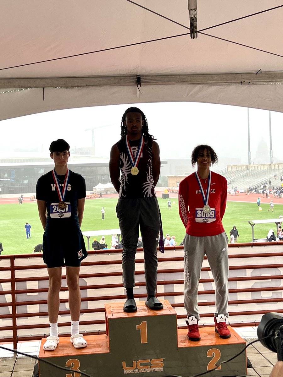 Not the ending we wanted, but congratulations to Sr Julian McCullough (@JulianMcC_ ) for placing 2nd in the UIL 5A Boys High Jump! A consistent and historic senior season comes to and end. We are proud of you!

#JagSpeed #DASH #GD2BAJ #MISDProud

@MISD_Athletics @MidloHeritage