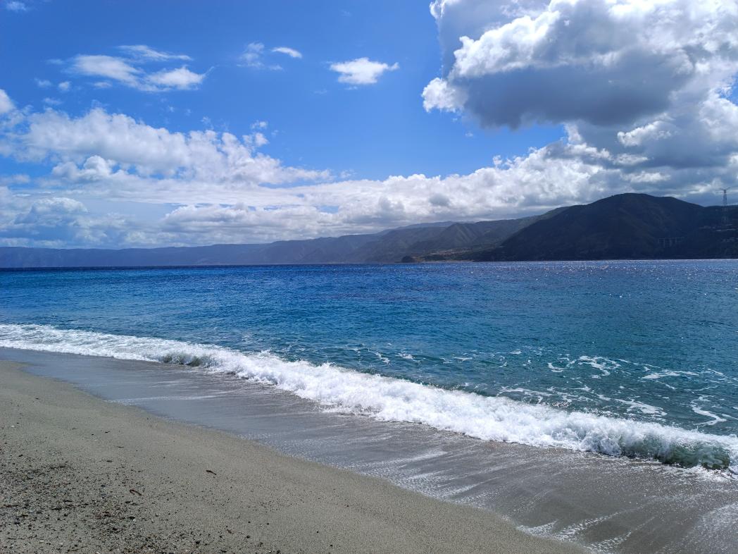 Messina ❤️

Solo un coglione può pensare a costruire un ponte su questa meraviglia.