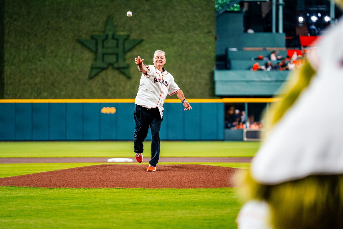 thanks @astros for having us out last night 🤘 #HookEm