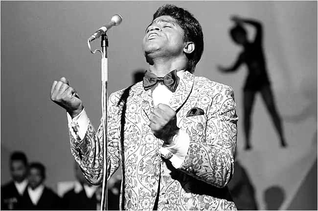 On this day in 1933 singer/#dancer/#bandleader #JamesBrown was born.

#funk #soul #dance #dancing #funky #60s #70s #70smusic #70sfunk #soultrain #70sfashion #funkmusic