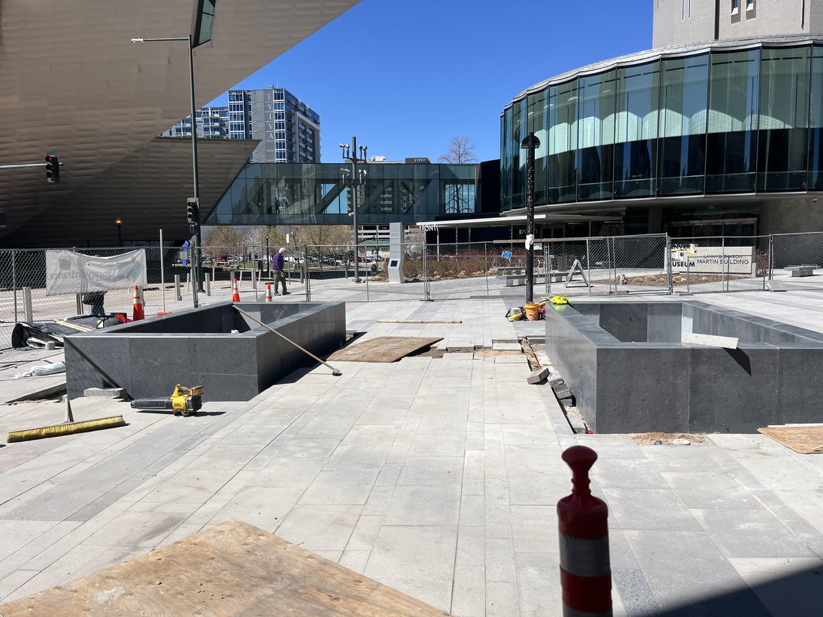 In continuing the Central Library renovation, raised granite planters have been added to the Acoma Plaza. Soon, these fixtures will offer more greenery to the library exterior! View renovation updates here: denlib.org/cen-reno Brought to you by #StrongLibraryStrongDenver
