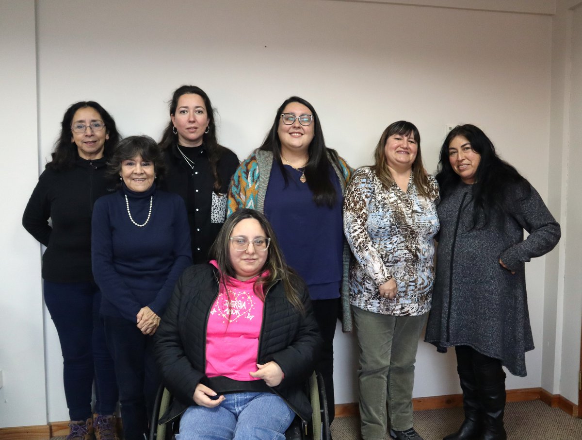 🚢Hace un par de semanas finalizó la temporada de cruceros en #puertomontt donde participaron emprendedoras FOSIS Los Lagos. 
Ellas recientemente se reunieron con la directora regional y la jefa de programas, para comentar y evaluar su experiencia en esta relevante instancia! 💯