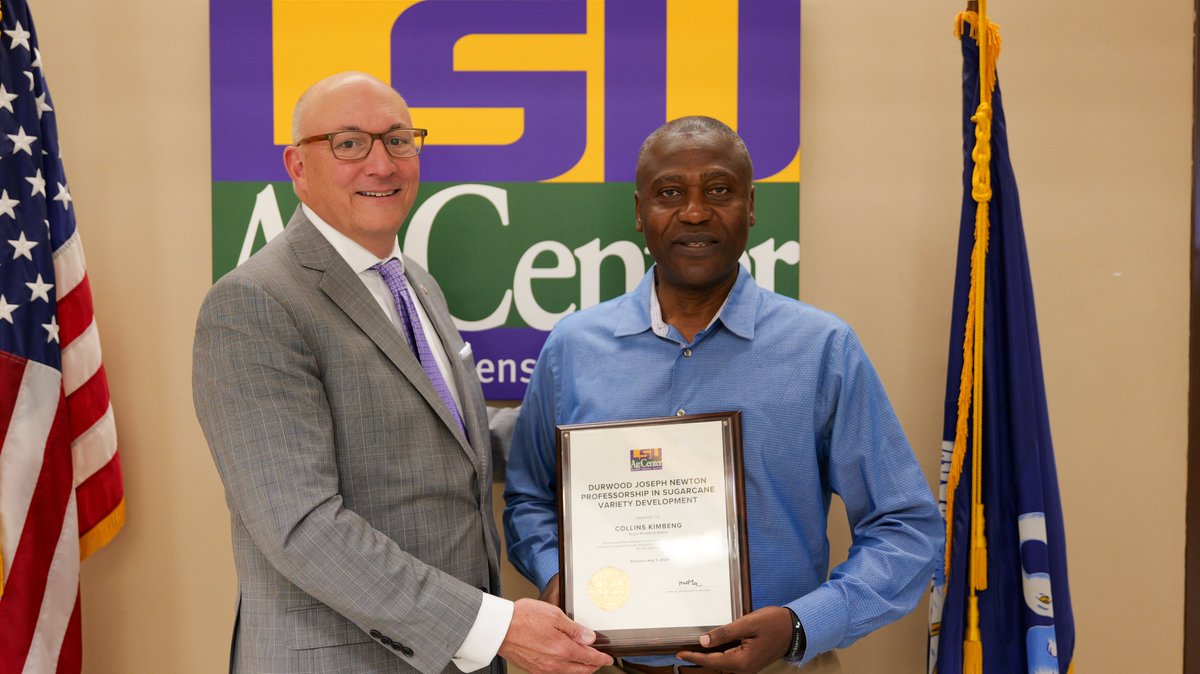 Excited to award Collins Kimbeng, a dedicated sugarcane breeder, the Durwood Joseph Newton Professorship in Sugarcane Variety Development! This supports and advances his research program at the @LSUAgCenter Sugar Research Station.