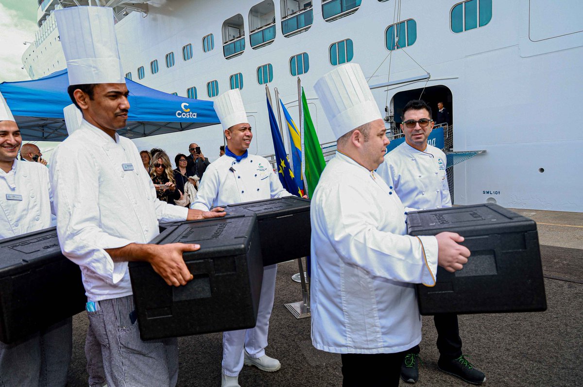 Riparte a #Civitavecchia il programma di donazione eccedenze alimentari di <a href="/costacrociere/">Costa Crociere</a>. Ogni venerdì i cibi preparati ma non utilizzati su #CostaToscana saranno sbarcati e donati alla Croce Rossa Italiana, che li distribuirà alle persone in difficoltà.

costapresscenter.com/costa/profile-…