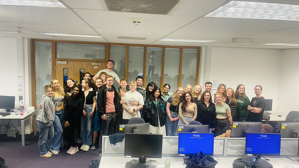 And that’s a wrap! <a href="/TimHopkinson/">Tim Hopkinson</a> <a href="/SheffUniJourno/">Mark Bradley</a> and I are so impressed with the campaigns &amp; investigations our <a href="/sheffjournalism/">Sheffield Journalism</a> MA Journalism students have produced this week.
They have smashed it! 👊🏼👏
I will be sharing their stories, but do take look over on <a href="/Sheffield_Wire/">Sheffield Wire</a> 👀