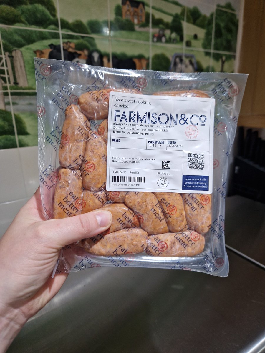 Giving this cooking chorizo a go with some halloumi in a pasta dish 🍽 Enjoy 20% discount with SOCIAL20MF at checkout if you fancy a shop with @farmisonUK