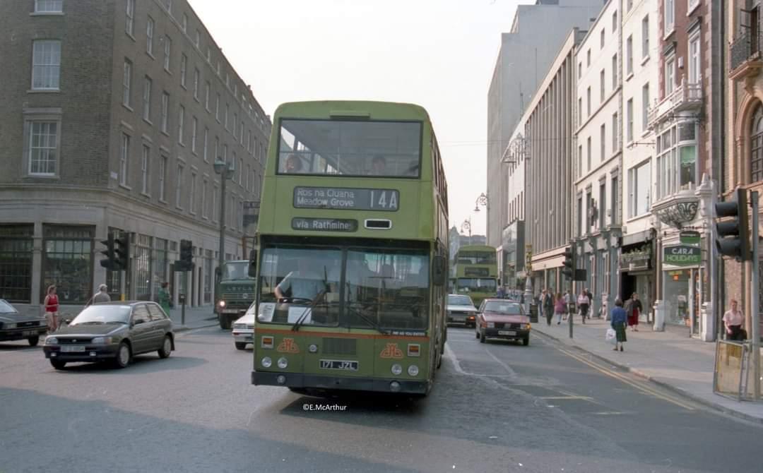 Donnybrook's KD171 heading for Meadow Grove on a 14A. @dublinbusnews @OldDublinTown @PhotosOfDublin #kd171