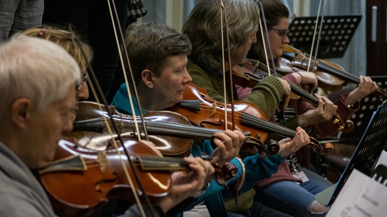 Benslow Courses: Baroque Orchestra: Music at the Dresden Court of Augustus II with Theresa Caudle, Mark Caudle & Claire Williams - Mon 17 -Thu 20 June This course is an exploration of exciting and innovative repertoire written for the Dresden Hofkapelle benslowmusic.org/index.asp?Page…