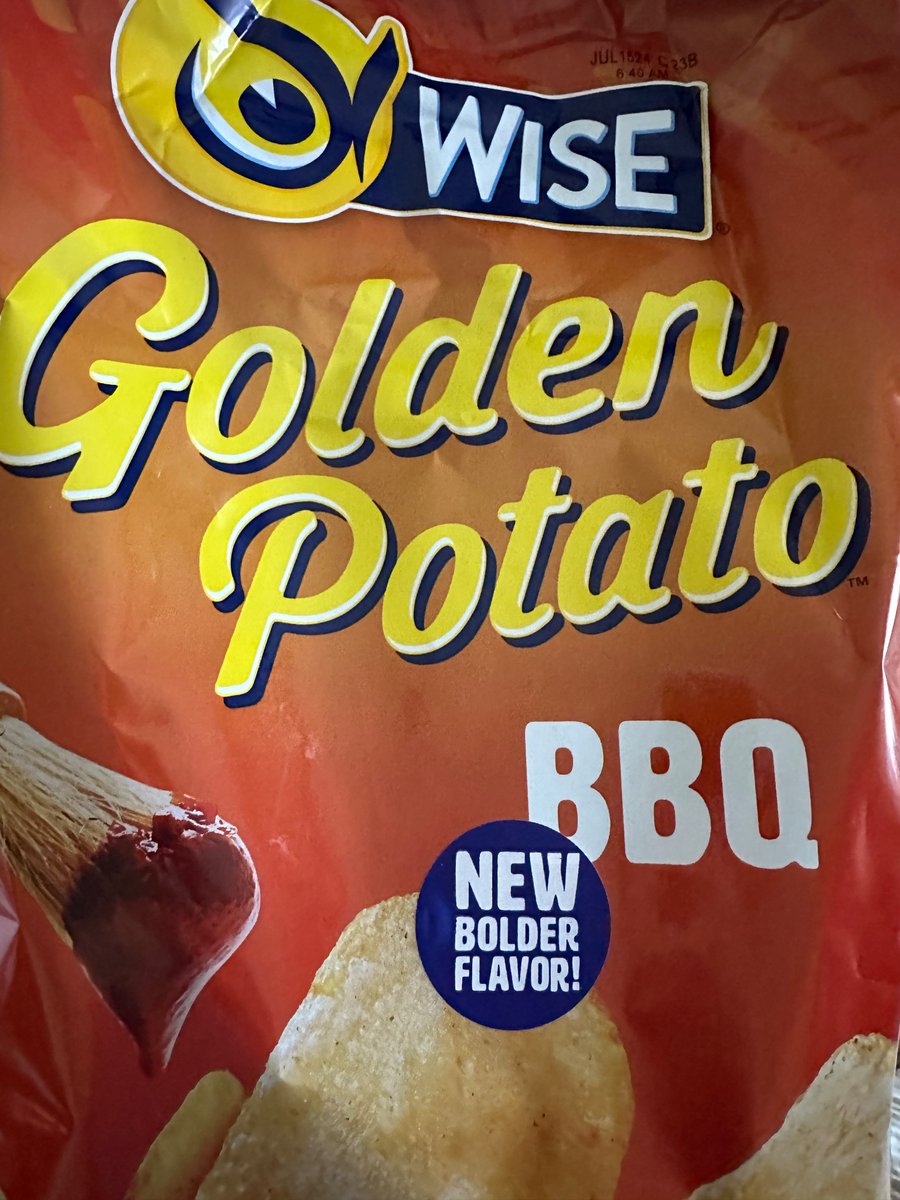 Dear @wisefoods while visiting my hometown I couldn’t wait to purchase my fave #Wise #BBQ #PotatoChips only to purchase & realize #WiseChips #WiseFoods #NewCoke’d my BBQ chips. ☹️ 

Oh well, definitely won’t be buying a 6 pack of chips when returning to my home like I usually do.