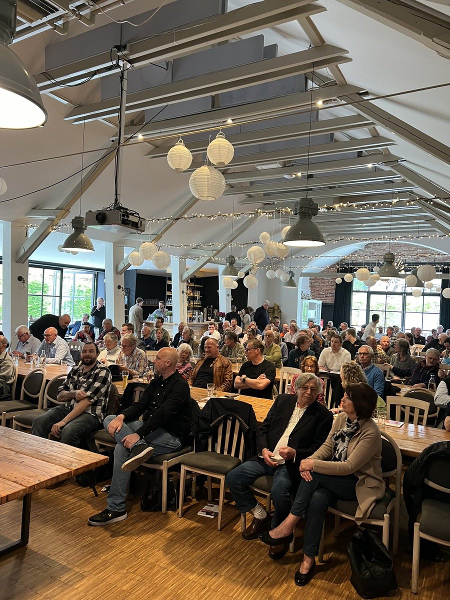 Erstes Unterstützer-Treffen in Niedersachsen! Der Raum in Oldenburg füllt sich immer mehr. Riesiges Interesse und riesiger Andrang! 

Zeit für Vernunft und Gerechtigkeit! #BSW #Ostfriesland