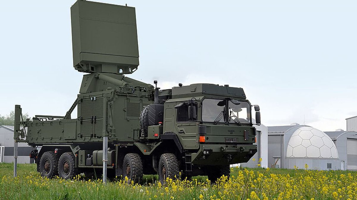 Niemiecka firma Hensoldt dostarczy Ukrainie 6 radarów TRML-4D w 2024 r. TRML-4D może szybko wykryć i śledzić około 1500 celów w promieniu do 250 km. Radar jest w stanie rozróżnić różne cele powietrzne: pociski manewrujące, drony, samoloty i śmigłowce.