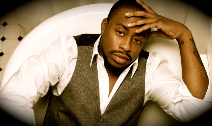 HAPPY BIRTHDAY...Raheem DeVaughn! 'BULLETPROOF'. To check out music/video links & discover more about his musical legacy, click here: wbssmedia.com/artists/detail… @Raheem_DeVaughn #SOULTALK #LONDON