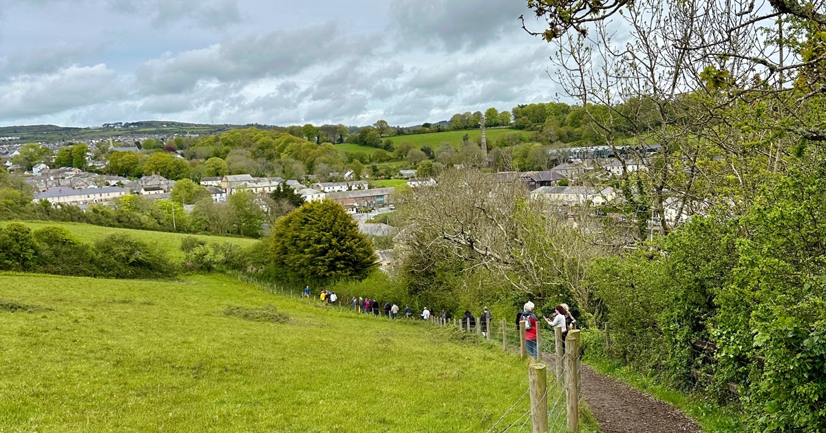 swcoastpath's tweet photo. Yesterday, some of the Coast Path Connectors team in Cornwall headed out to Charlestown with partners @stpetrocs for a walk to Porthpean before heading to the Shipwreck Treasure Museum for a special tour. #swcp #coastpathconnectors #project #makingadifference https://t.co/RapiaV2JBq