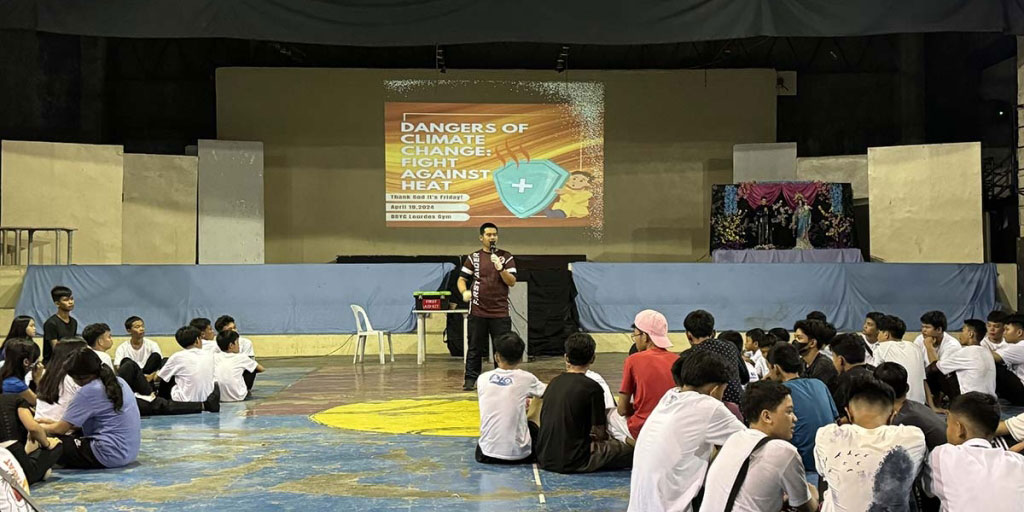 150 students from the Salesian Youth Group of Shrine of Our Lady of Lourdes in Cebu, Philippines attended a seminar to discuss “Dangers of #ClimateChange: Fighting the Heat.” The meeting focused on the #health impact & using #firstaid techniques in heat-related ailments. 🥵⛑⚕