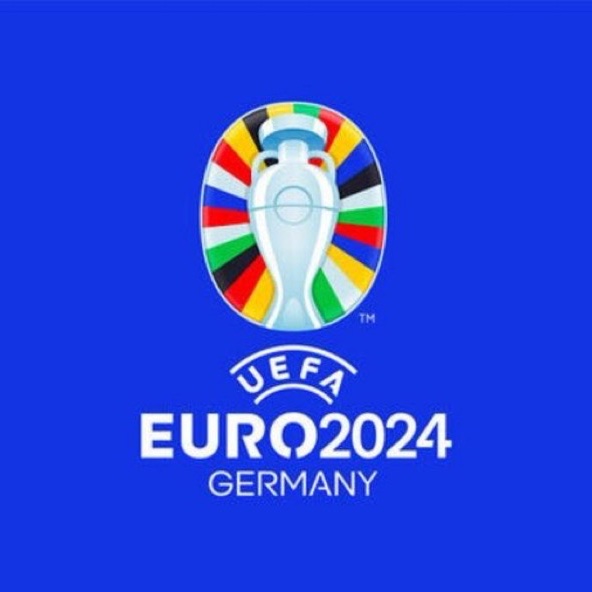 🚨 The UEFA Executive Committee have decided to expand the size of squads in EURO 2024. It will go from 23 players to 26 players per national team. @AranchaMOBILE