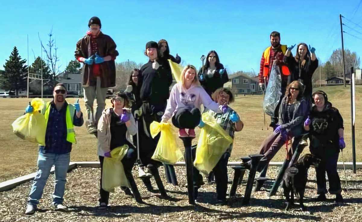 FrankSpraginsHS's tweet image. Our Community clean up was a success! Thank you to Nick for organizing the event.  Thank you to the students for working hard to make our community and environment a better place.  #FMPSD #communitycleanup #DoingWhatsBestForKids #greensceneFMPSD