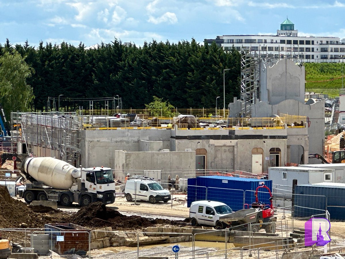 🔧 Across the way, the Adventure Bay show control tower / snack / restrooms building is also coming along nicely: