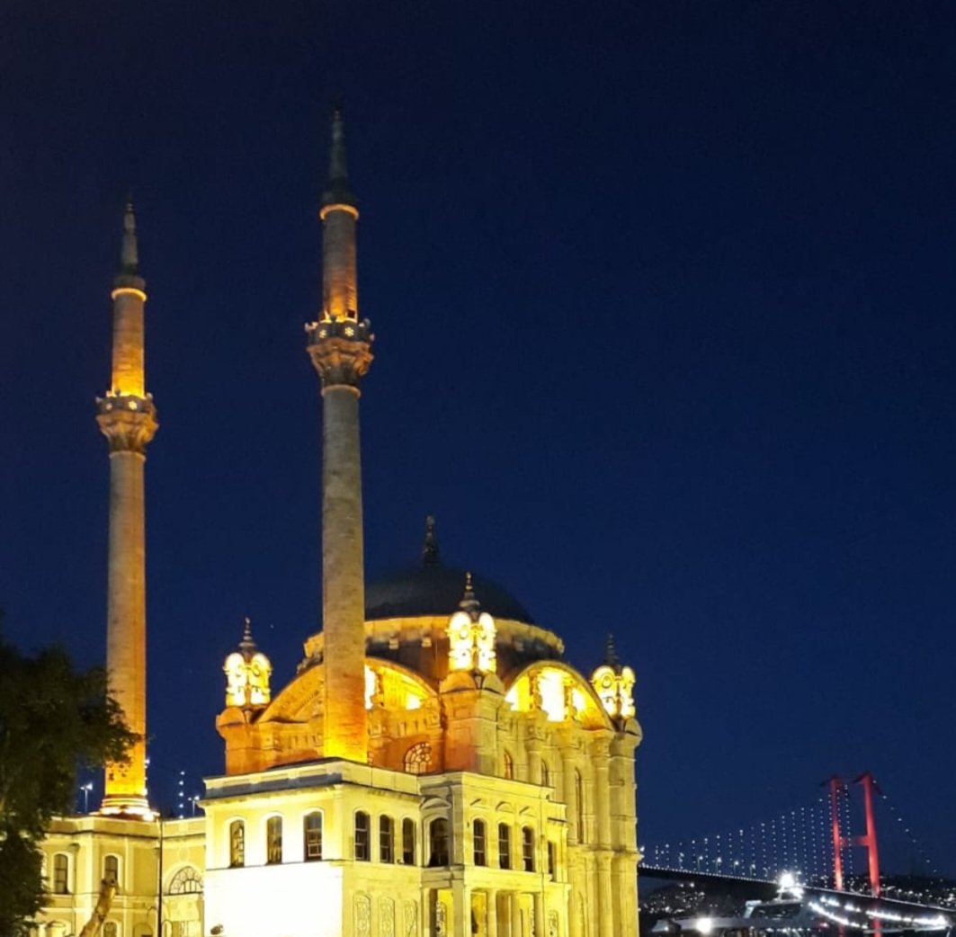 Güzel İstanbuldan sevgilerle
#huzur
#şükür
#Ortaköy
#gezelimgörelim 
#gezgindostlar 
📸📸📸📸📸📸📸
