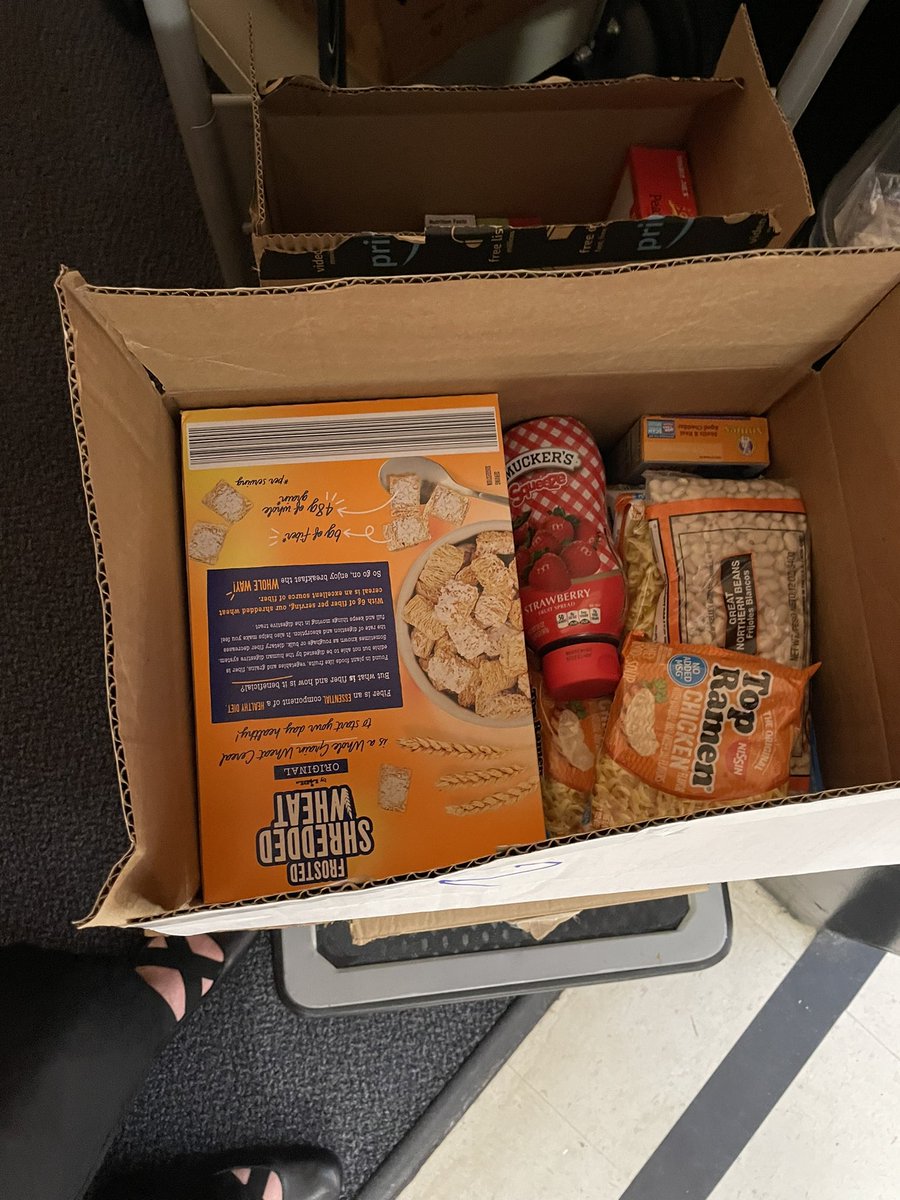 kindnesscorner1's tweet photo. Thank you Drama Booster club for your kind donation of really great shelf food to kindness corner! We appreciate you❤️🌷
@blairprincipal @farzanehnabavi1 https://t.co/WI9V2ThW5u