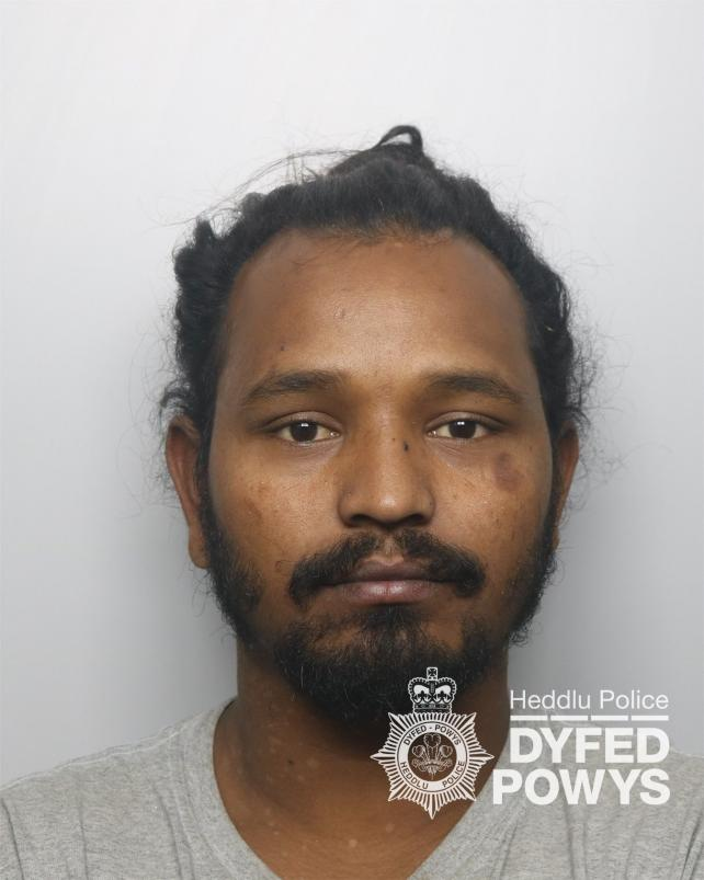 Ceredigion: Police have released the mugshot of a man who has been jailed after breaking in to a woman’s home and sexually assaulting her in her own bed.

Suroj Bk, 27, was sentenced to 3 years 6 months in prison and a 5 year restraining order. 😡😡😡
tivysideadvertiser.co.uk/news/24297658.…
