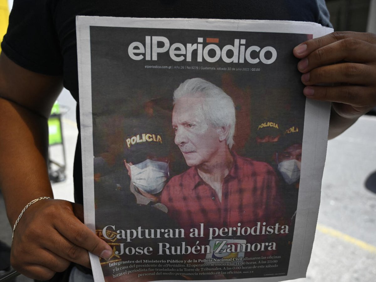 🚨 El periodista José Rubén Zamora ha estado 644 días en prisión, sin juicio ni condena, denuncian sus familiares. En el #DíaMundialDeLaLibertadDePrensa, José Zamora, hijo del periodista, exige un juicio justo. #LibertadDePrensa 🗞️✊🔒#ZamoraLibre