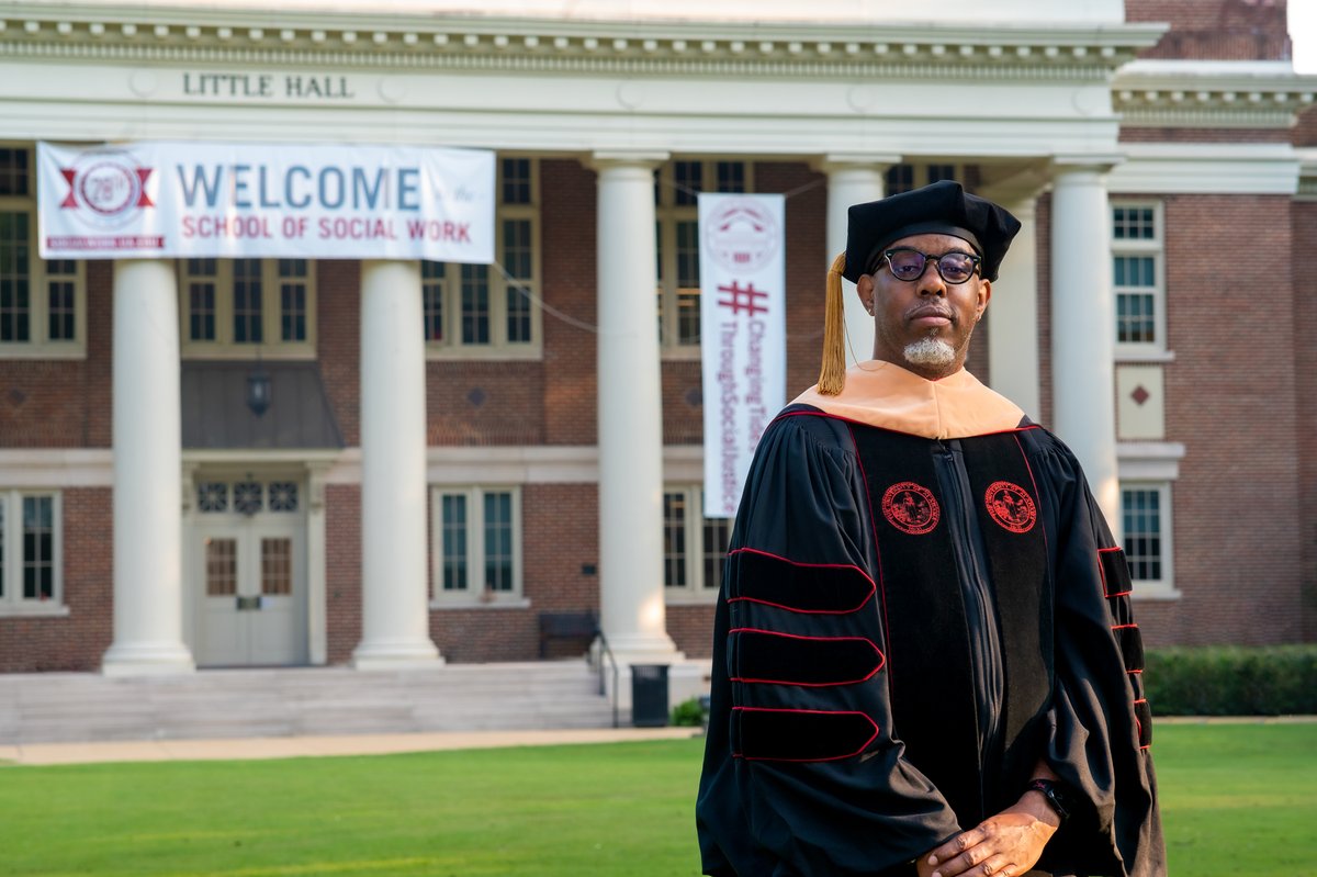 Today, we honor Dr. Charles Banks Jr., a dedicated #DSWstudent who passed away just before defending his capstone project. Although he is no longer with us, his spirit & dedication to his studies will forever remain in our hearts. Congrats to Dr. Banks & all of our #UASSWgrads.