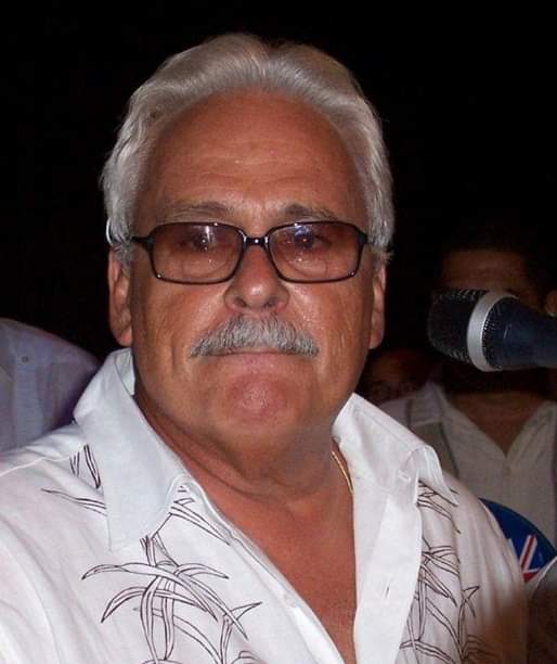 Falleció Rafael "Felo" Barrio, sus últimos dias los pasó en el memorial regional hospital de la Florida.
Nacido el 10 de diciembre del año 1937 en La Habana, su carrera la inició al lado de Orestes Vilató y Willie García.
Paz eterna para el recordado charanguero "Felo Barrio"