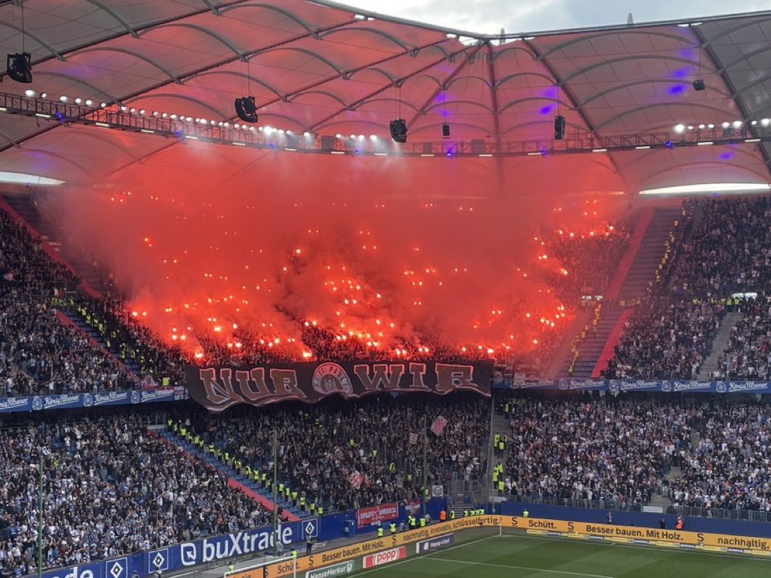 FC St. Pauli’s ultra scene starts the Hamburg derby at HSV with a pyro show across the Volksparkstadion away end’s upper tier.

Some 5,500 #FCSP are in attendance as the away side could mathematically secure Bundesliga promotion with a win at their city rivals’ ground.